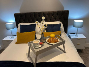 The Penthouse - Spacious, Luxury 2 Bed Apartment